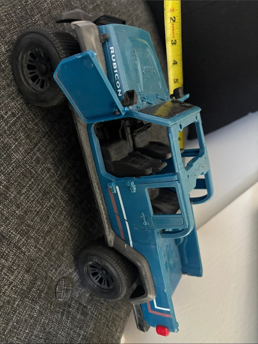2019 Jeep Gladiator Rubicon die-cast model pickup truck